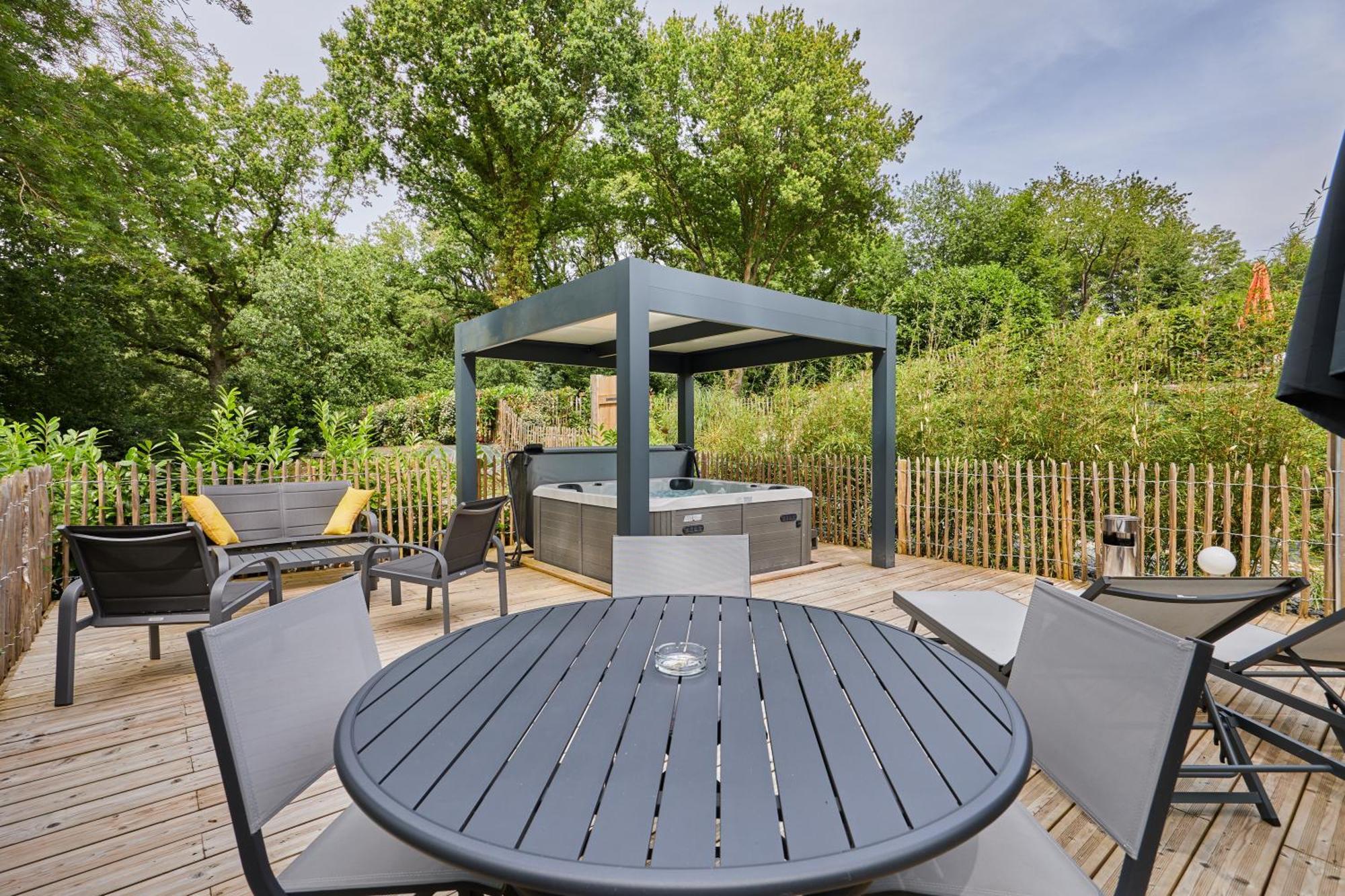 Ferienwohnung Domaine Du Gros Chene - Terrasses Avec Jacuzzis Privatifs Ablon Exterior foto