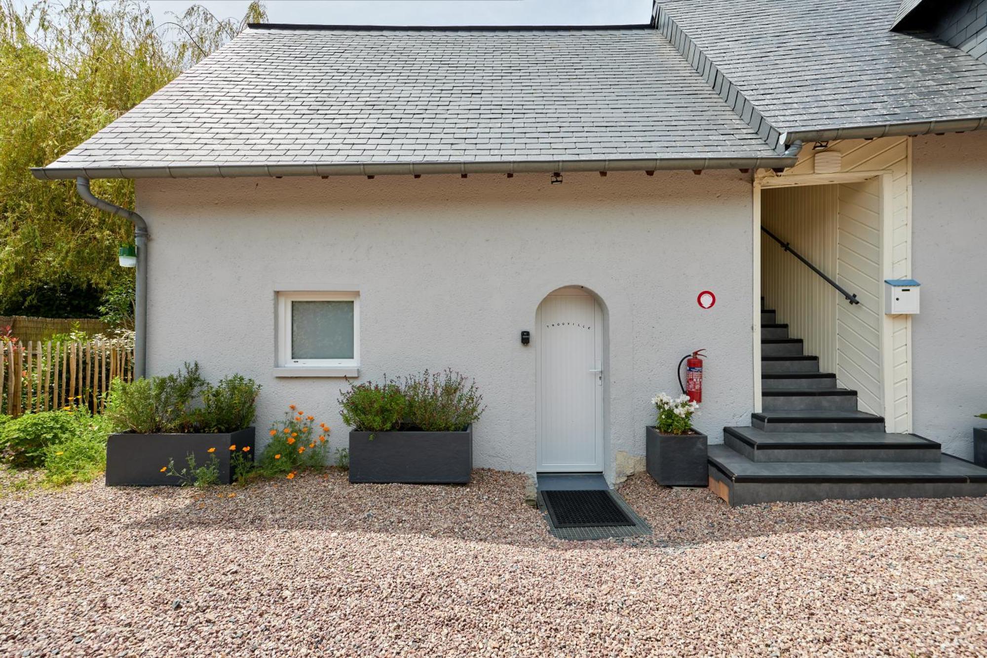 Ferienwohnung Domaine Du Gros Chene - Terrasses Avec Jacuzzis Privatifs Ablon Exterior foto
