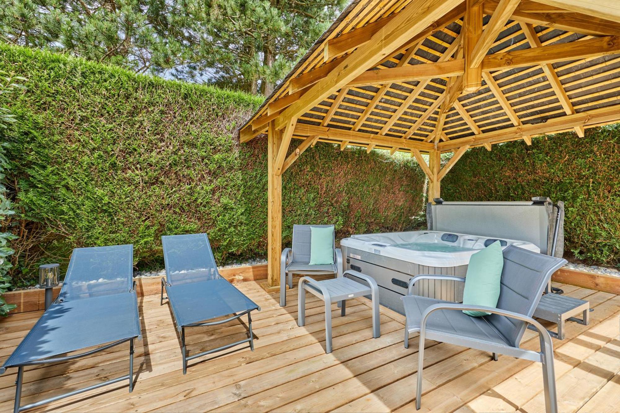 Ferienwohnung Domaine Du Gros Chene - Terrasses Avec Jacuzzis Privatifs Ablon Exterior foto
